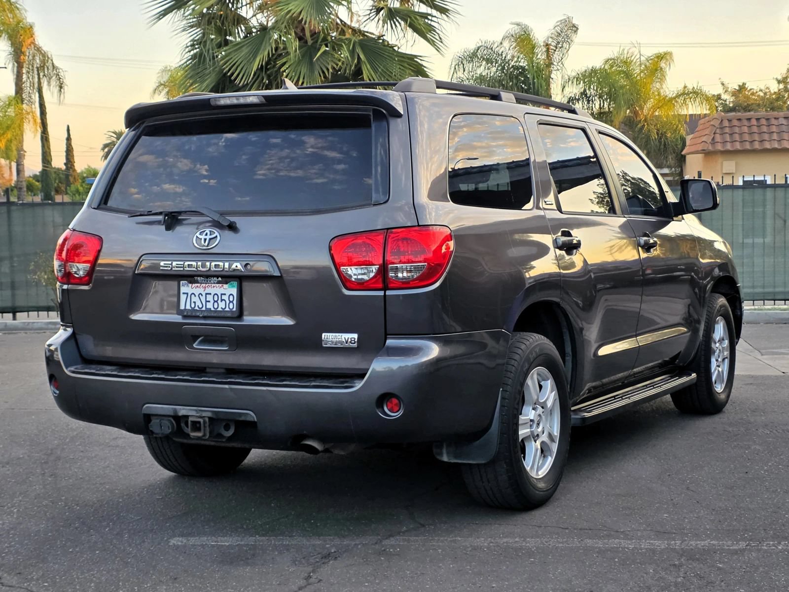 Used 2015 Toyota Sequoia SR5 RWD image 3