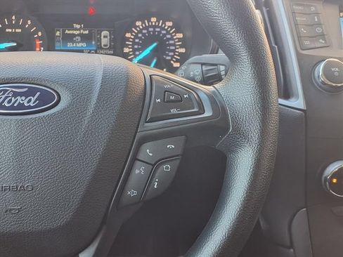 Used 2019 Ford Edge SE FWD image 19