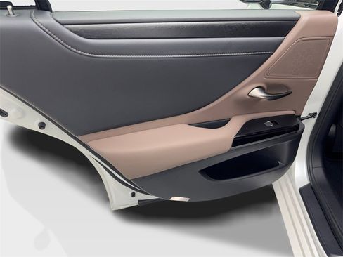 Used 2023 Lexus ES 350 w/ Premium Package image 37