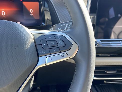 Used 2025 Volkswagen Atlas Peak Edition SE image 17