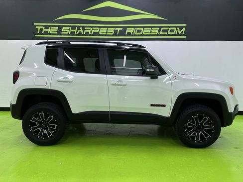 Used 2016 Jeep Renegade Trailhawk w/ Safety & Security Group AWD/4WD image 11