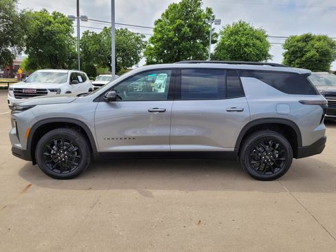 New 2026 Chevrolet Traverse LT w/ Midnight/Sport Edition FWD image 2