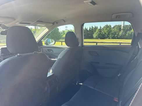 Used 2022 Nissan Rogue S AWD/4WD image 11