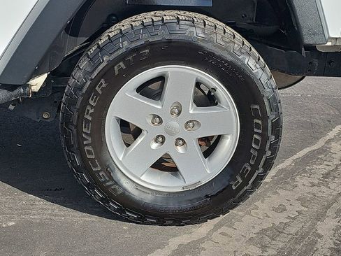 Used 2018 Jeep Wrangler Sport image 38