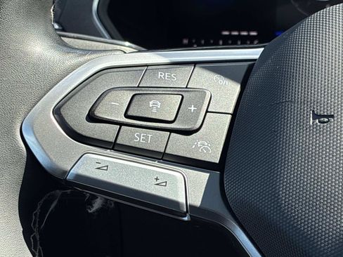 Certified 2023 Volkswagen Tiguan SE R-Line AWD/4WD image 24