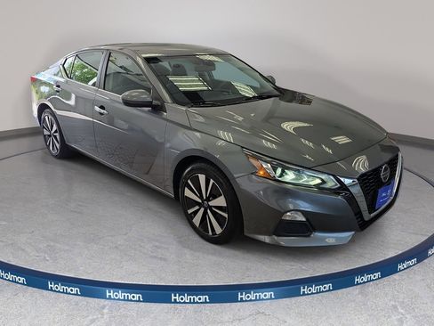 Used 2021 Nissan Altima 2.5 SV image 3