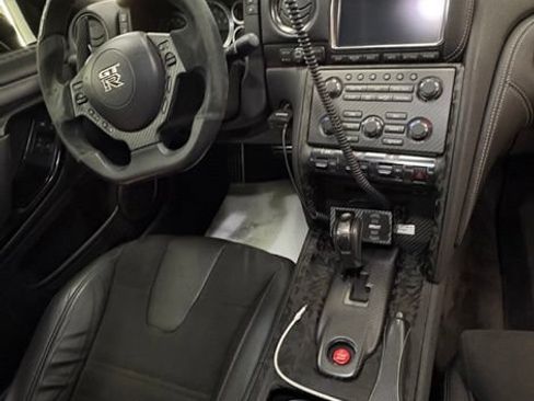 Used 2016 Nissan GT-R Premium AWD/4WD image 12