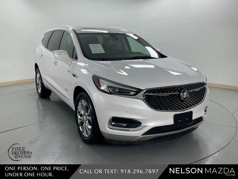 Used 2018 Buick Enclave Avenir w/ Avenir Technology Package image 4