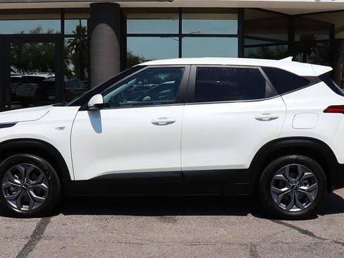 Used 2024 Kia Seltos LX AWD/4WD image 8