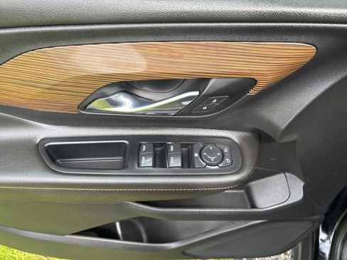 Used 2020 GMC Terrain SLE w/ Driver Convenience Package FWD image 18