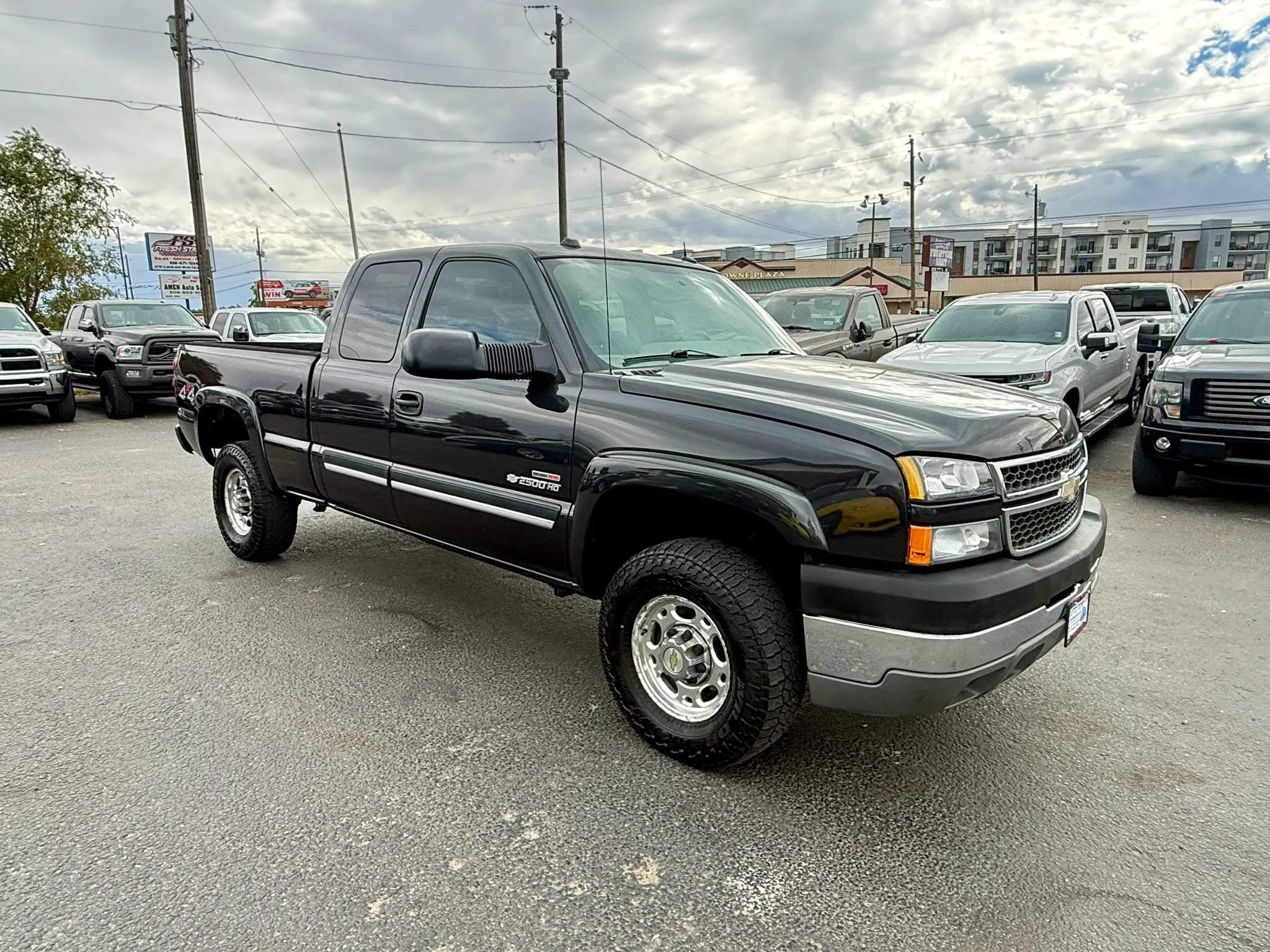 Used 2005 Chevrolet Silverado 2500 LT w/ Heavy-Duty Power Package AWD/4WD image 7