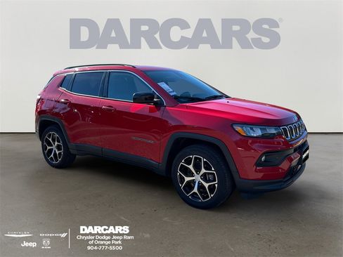 Used 2024 Jeep Compass Latitude image 1