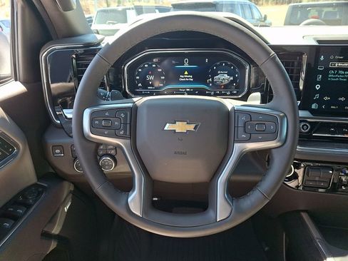Used 2025 Chevrolet Silverado 1500 LTZ w/ LTZ Premium Package image 19