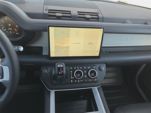 New 2025 Land Rover Defender 110 X-Dynamic SE image 20