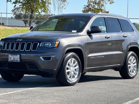 Used 2021 Jeep Grand Cherokee Laredo w/ Security & Convenience Group image 7