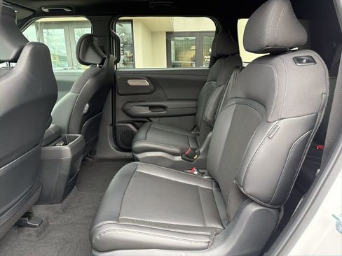 New 2027 Kia Telluride S image 21