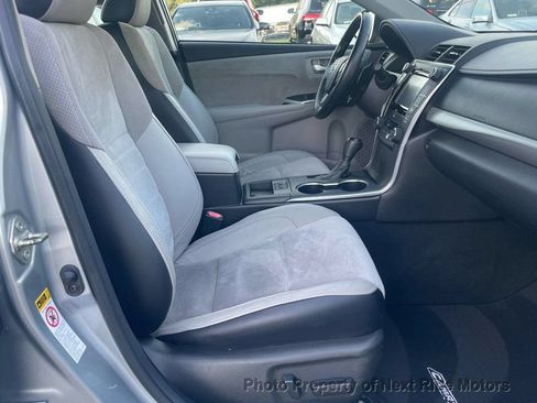 Used 2016 Toyota Camry XSE w/ Moonroof Package FWD image 10