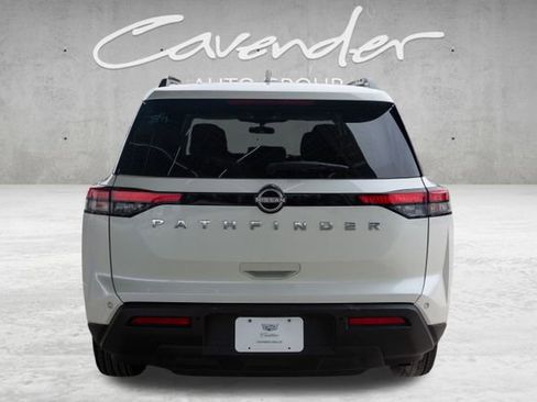 Used 2024 Nissan Pathfinder SV image 6