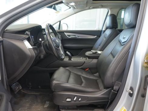 Used 2019 Cadillac XT5 Luxury w/ Trailering Package AWD/4WD image 21