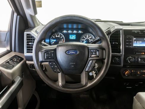 Used 2015 Ford F150 XLT AWD/4WD image 12