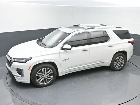 Used 2023 Chevrolet Traverse High Country FWD image 30
