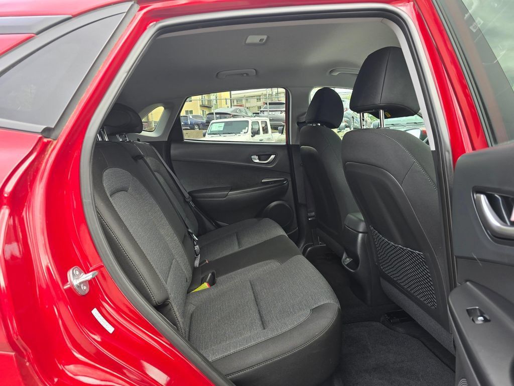 Used 2023 Hyundai Kona SE FWD image 12