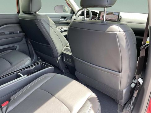 New 2026 Nissan Pathfinder SL FWD image 15