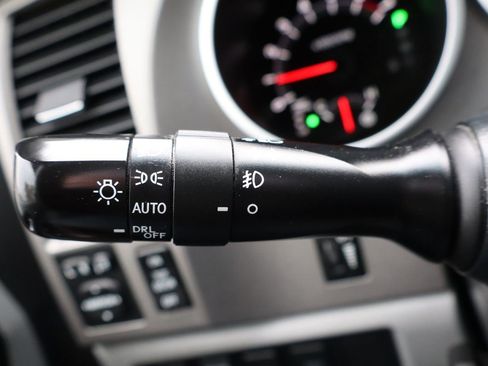 Used 2011 Toyota Sequoia Platinum image 33