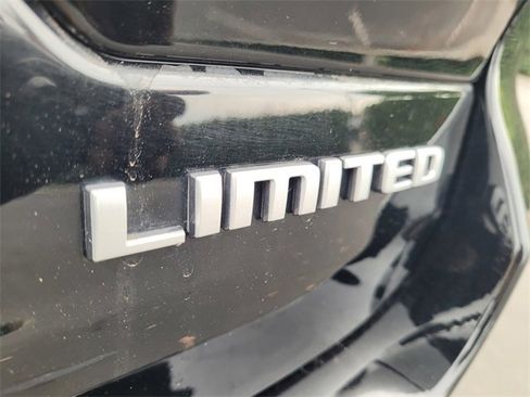 Used 2024 Jeep Grand Cherokee Limited image 29