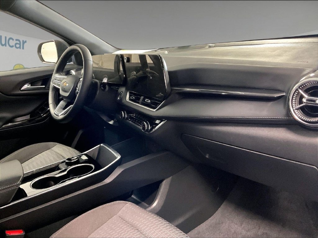 Used 2026 Chevrolet Equinox LT AWD/4WD image 14