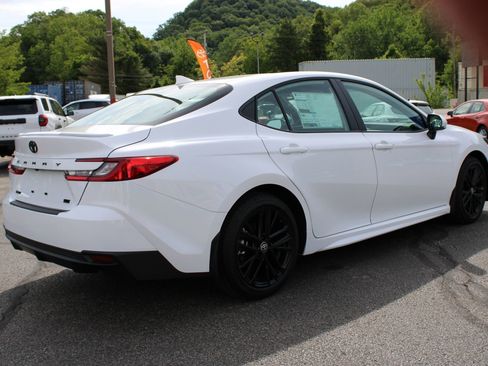 New 2026 Toyota Camry SE FWD image 7