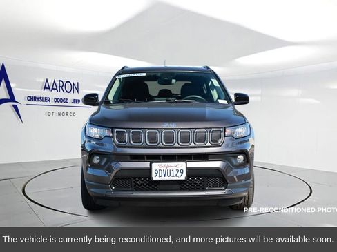 Used 2022 Jeep Compass Latitude image 4