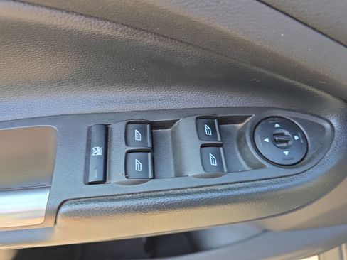 Used 2018 Ford Escape SE w/ SE Sport Appearance Package AWD/4WD image 17