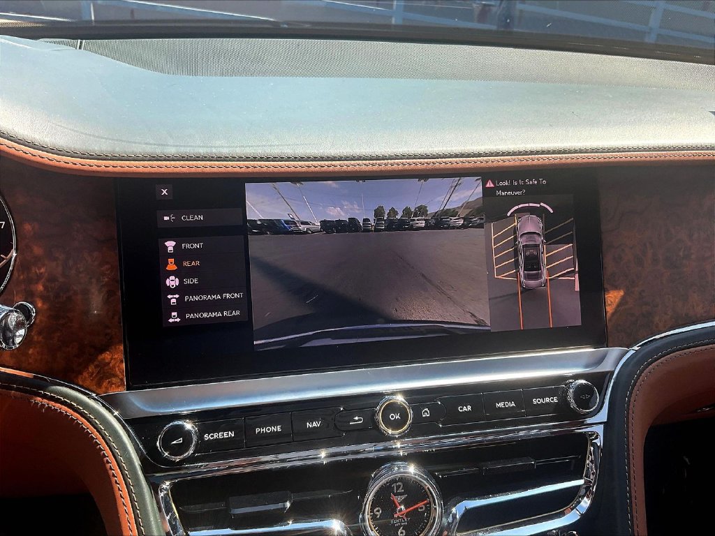 Used 2022 Bentley Flying Spur V8 AWD/4WD image 14