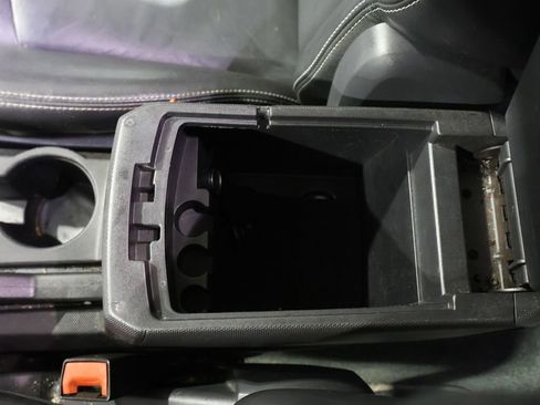 Used 2010 Dodge Avenger R/T image 29