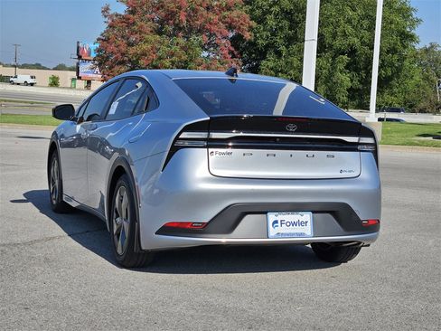New 2026 Toyota Prius Plug-In Hybrid image 3