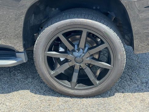 Used 2018 Chevrolet Tahoe LT RWD image 9