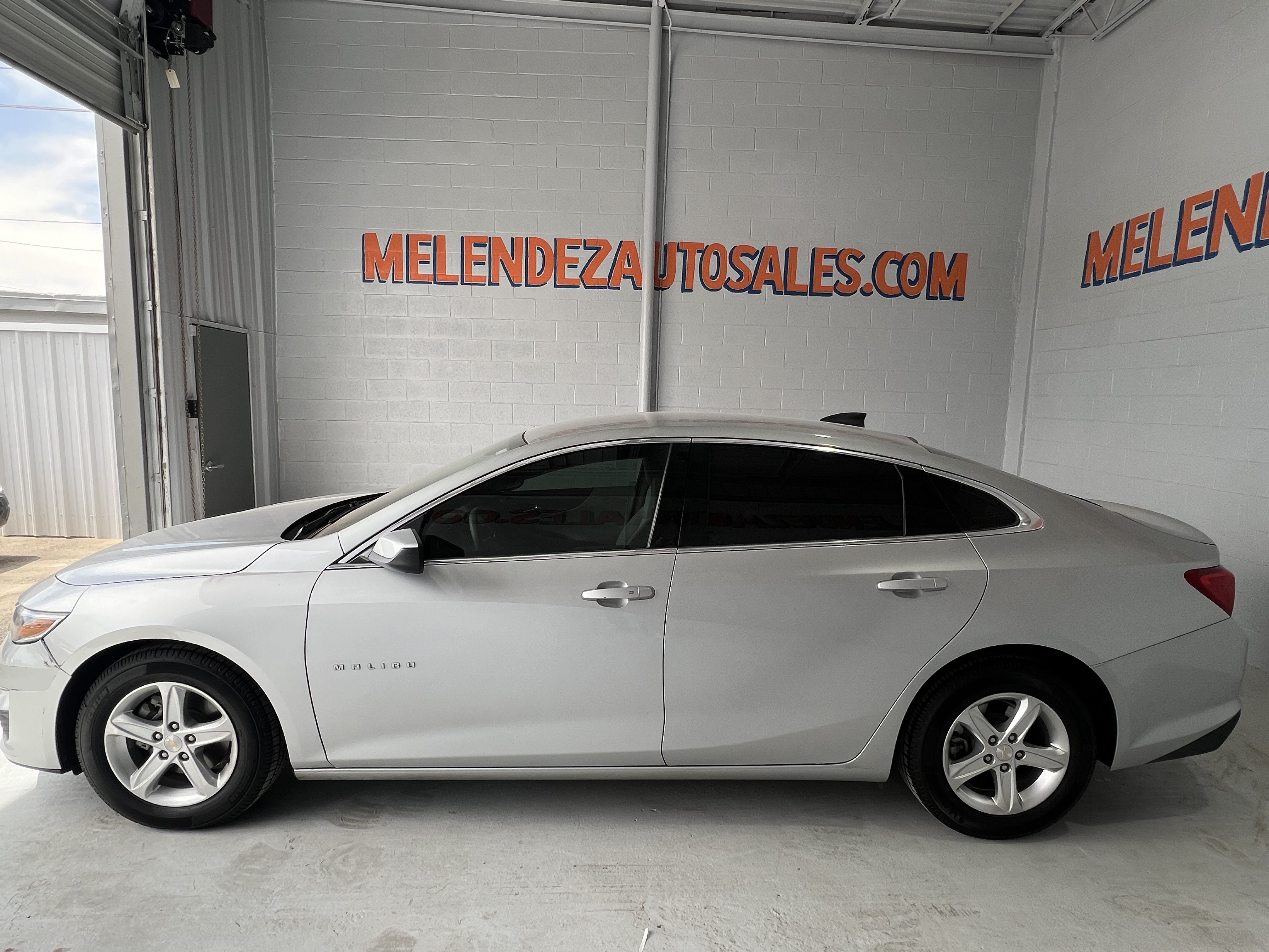 Used 2022 Chevrolet Malibu LS w/ Driver Confidence Package II FWD image 2