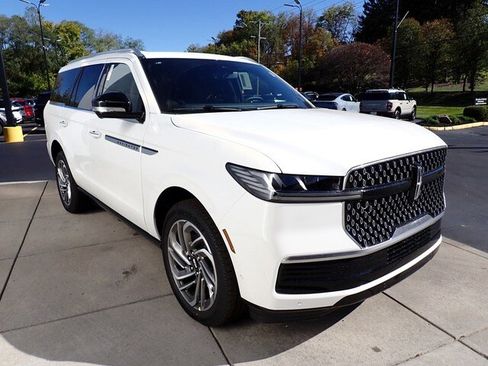 New 2025 Lincoln Navigator Reserve image 8