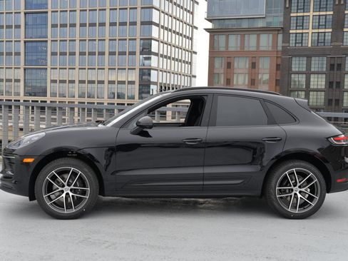 Certified 2026 Porsche Macan AWD/4WD image 2