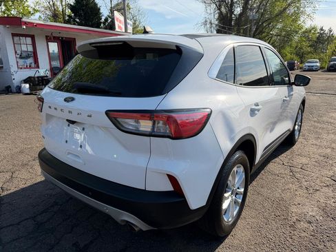 Used 2021 Ford Escape SE image 5