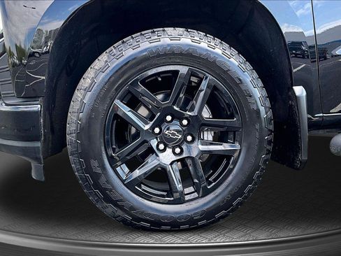 Used 2022 Chevrolet Silverado 1500 Custom w/ Rally Edition AWD/4WD image 10