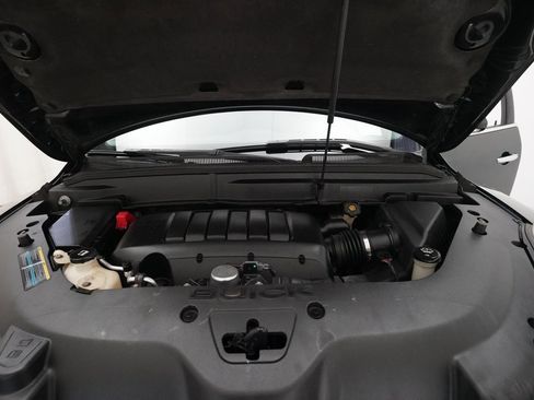 Used 2010 Buick Enclave CXL image 3