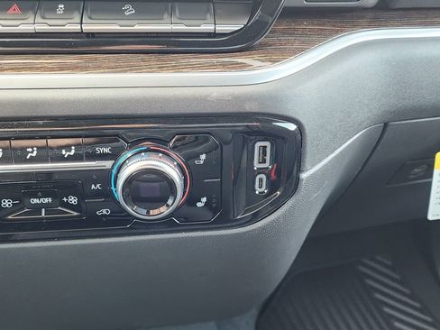 New 2026 GMC Sierra 1500 SLE w/ X31 Off-Road Package AWD/4WD image 30