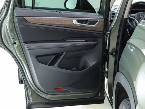 New 2026 Volkswagen Atlas SEL image 56