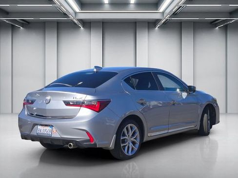 Used 2019 Acura ILX FWD image 4