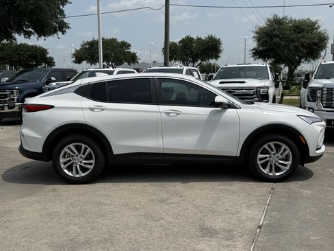 New 2026 Buick Envista Preferred w/ Convenience I Package FWD image 3