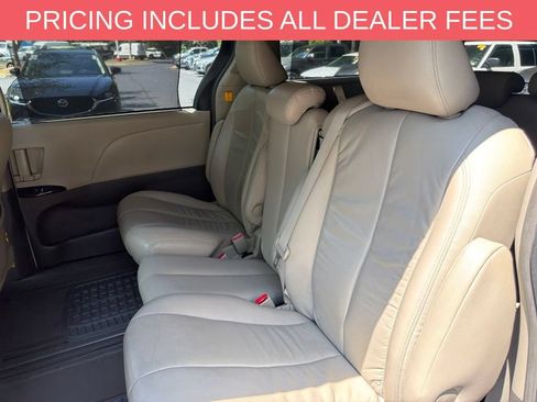 Used 2011 Toyota Sienna LE FWD image 9