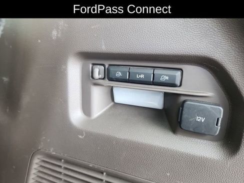 Used 2020 Ford Explorer Platinum w/ Premium Technology Package image 36