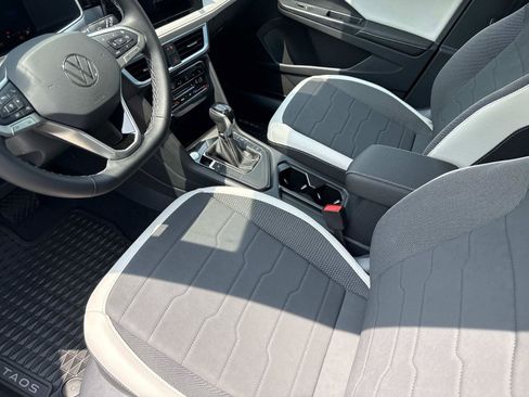 New 2025 Volkswagen Taos SE image 18